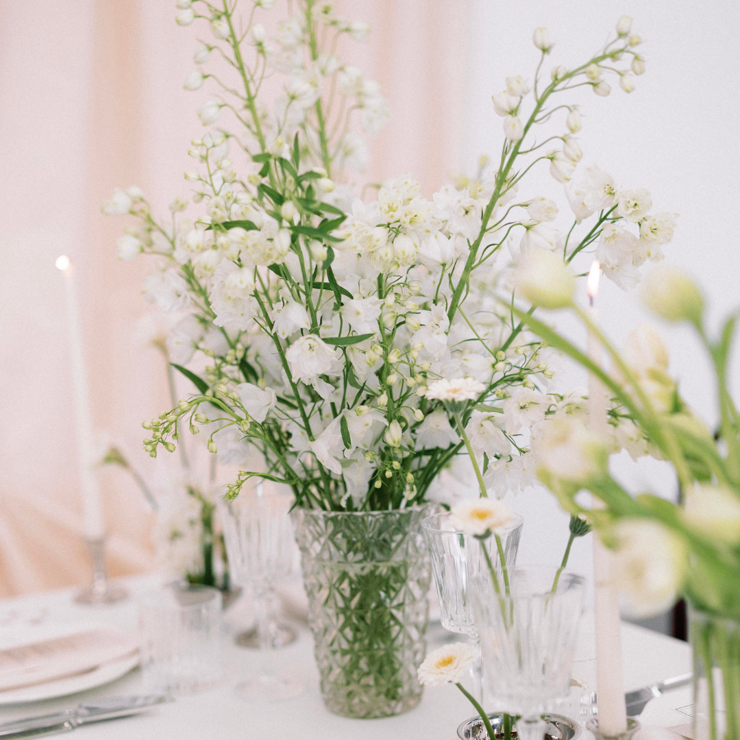 En Masse Table Arrangement - Medium